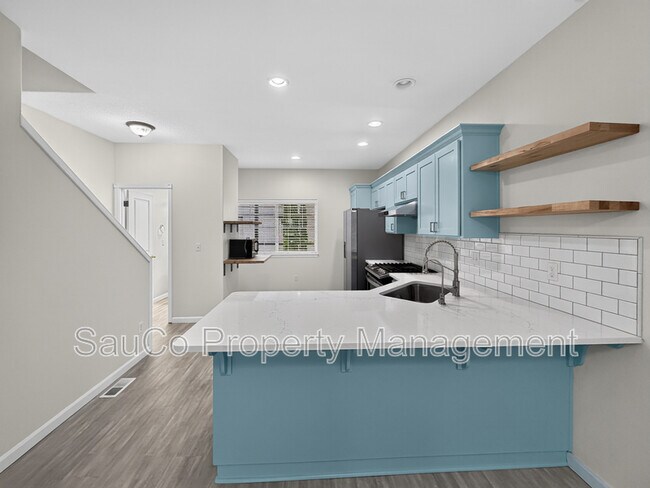 Building Photo - 7839 NE Kian Ln