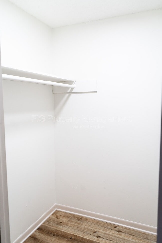 Building Photo - 3120 E Governor John Sevier Hwy