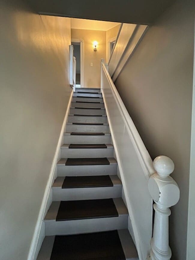 Building Photo - 964 Walnut St