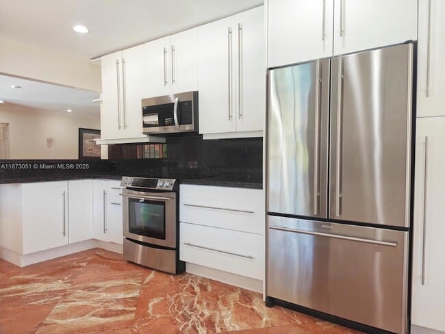 Building Photo - 4027 Pierce St