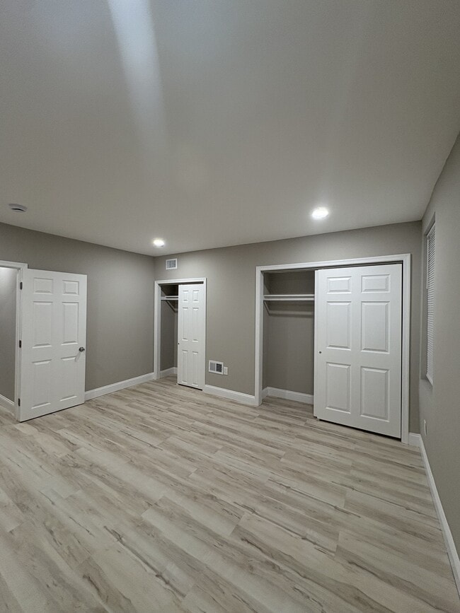 Building Photo - 2229 N Hancock St