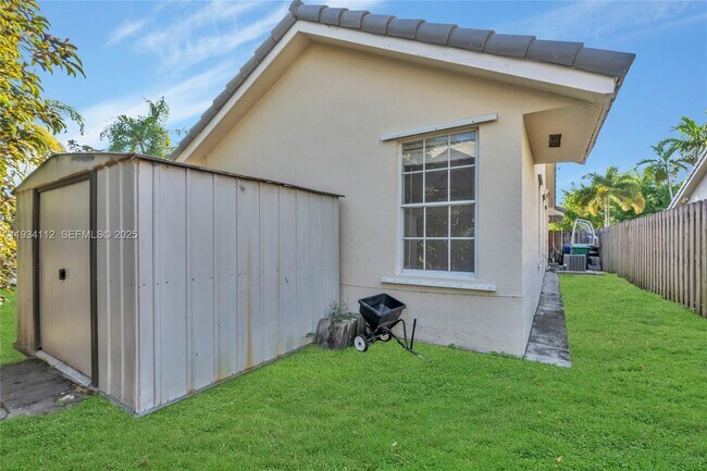 Building Photo - 21343 SW 94th Ct