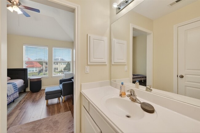 Building Photo - 14419 Manorbier Ln