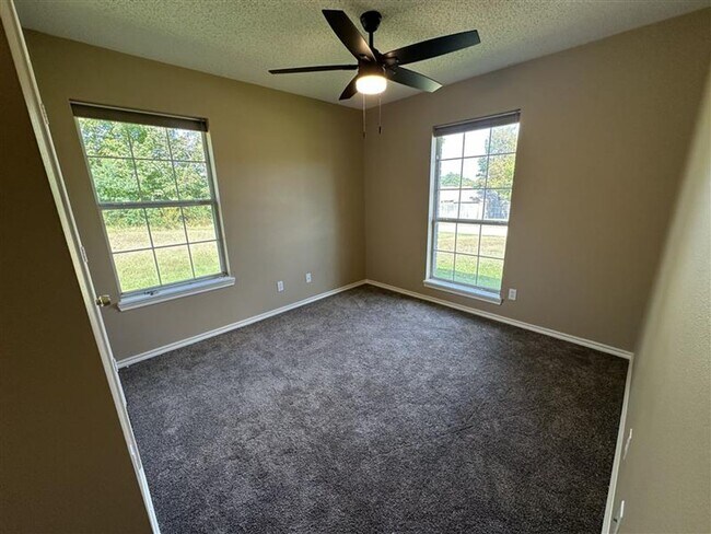 Building Photo - 2305 Haverhill Dr