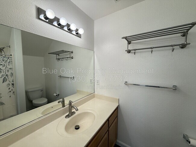 Building Photo - 39 Skywalker Ct