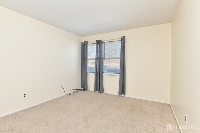 Building Photo - 290 Alpine Way