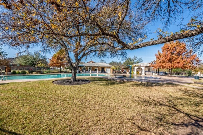 Building Photo - 2005 Santa barbara Ct