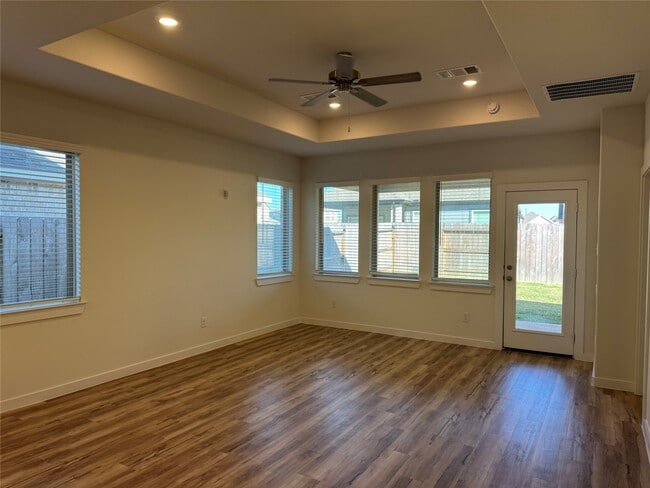 Building Photo - 31138 Myers Hvn Ln