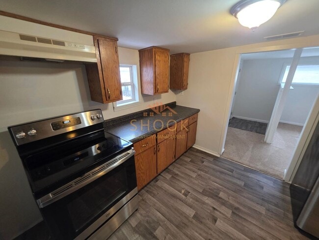 Building Photo - CENTRALLY LOCATED COZY 3 BR HOME