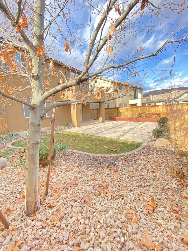 Building Photo - Home in Damonte Ranch Village