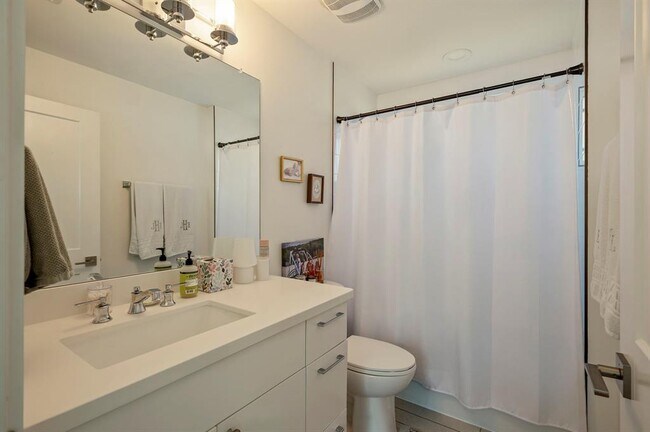 Building Photo - 2812 Oak Springs Dr