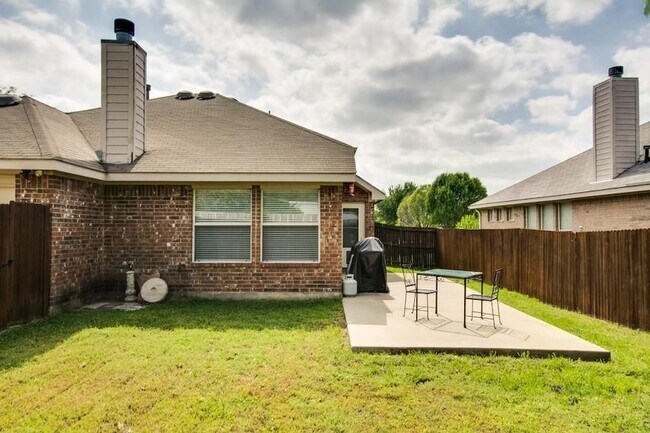 Building Photo - 6430 Plantation Ln