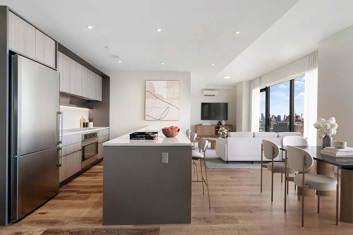 Building Photo - 171 Chrystie St