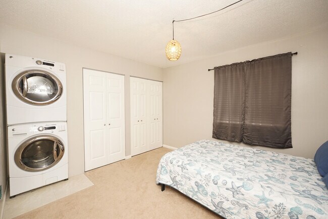 Building Photo - 308 Miracle Strip Pkwy