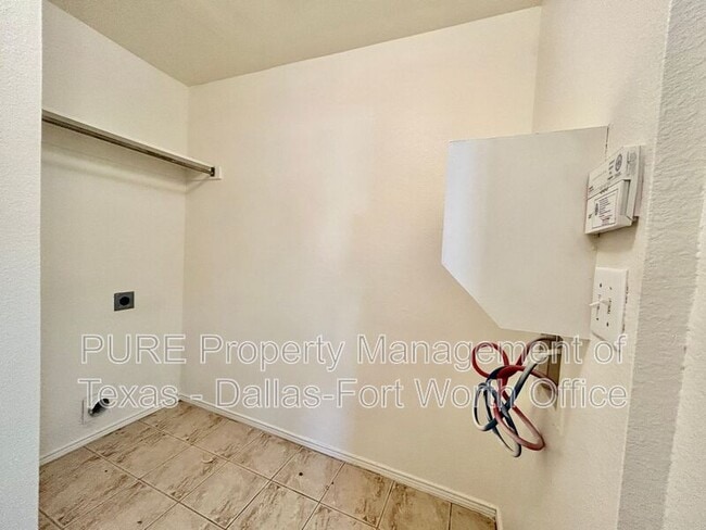 Building Photo - 1717 Wind Dancer Trail