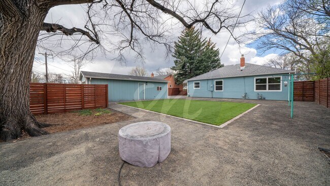 Building Photo - Immaculate rancher near Patty Jewett Neighborhood