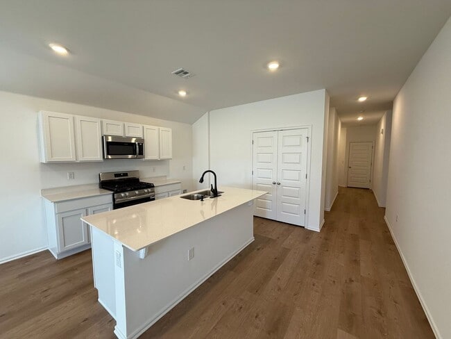 Building Photo - Brand New Spacious 4 Bedroom Home in Musta...