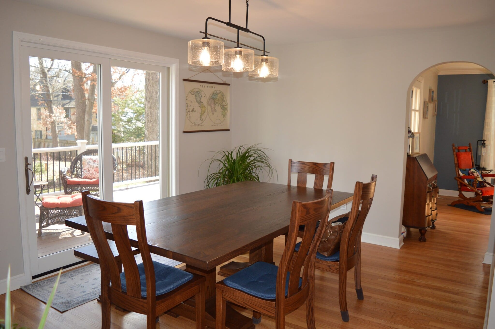 Building Photo - 4145 Hiawatha Dr