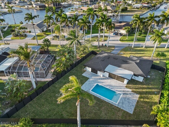 Building Photo - 112 Bayshore Dr