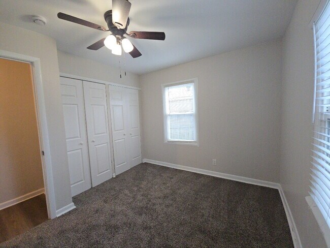 Building Photo - 981 Olympia Dr