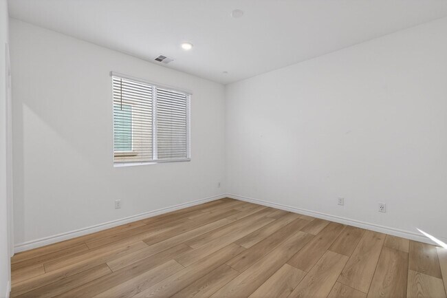 Building Photo - THIS is the HOME you have been waiting for!