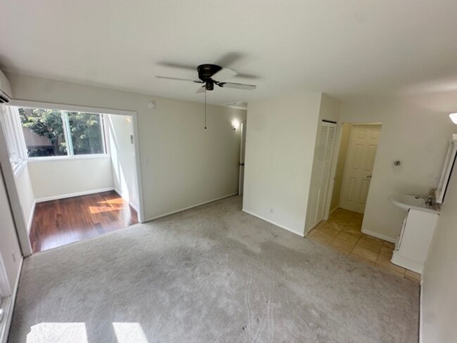 Building Photo - Parkway Phase A/3 BD/2.5 BA/2 PK