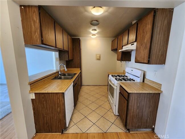Building Photo - 6351 Riverside Dr