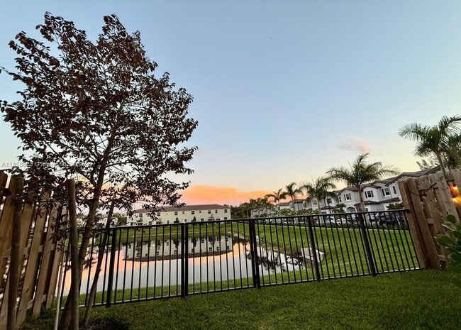 Building Photo - 5534 NW 27th Pl