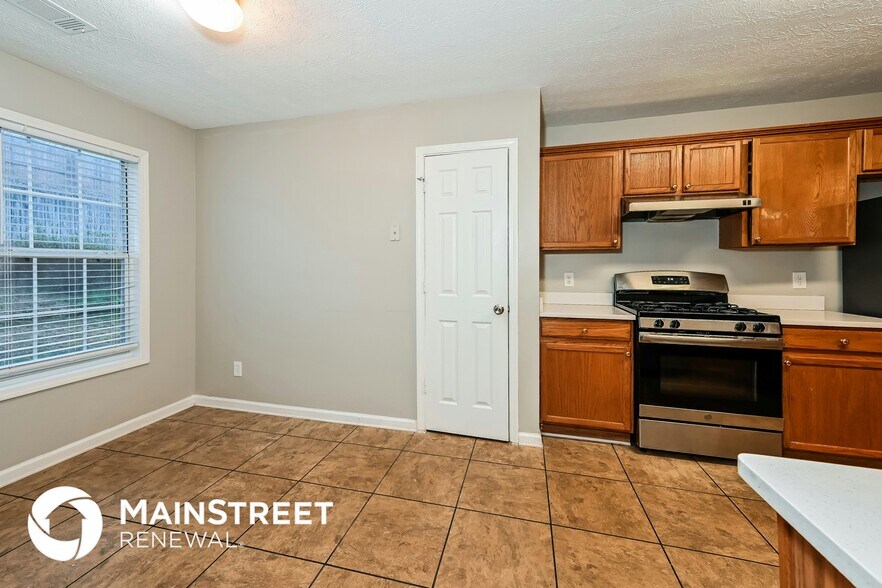 Building Photo - 852 New England Ct