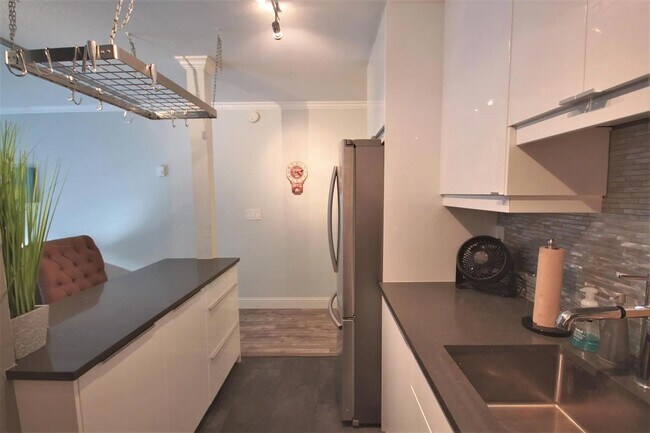 Building Photo - 650 Alamo Ct