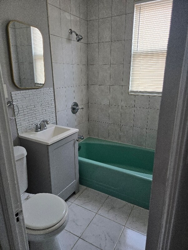 Building Photo - 204 W 16th St