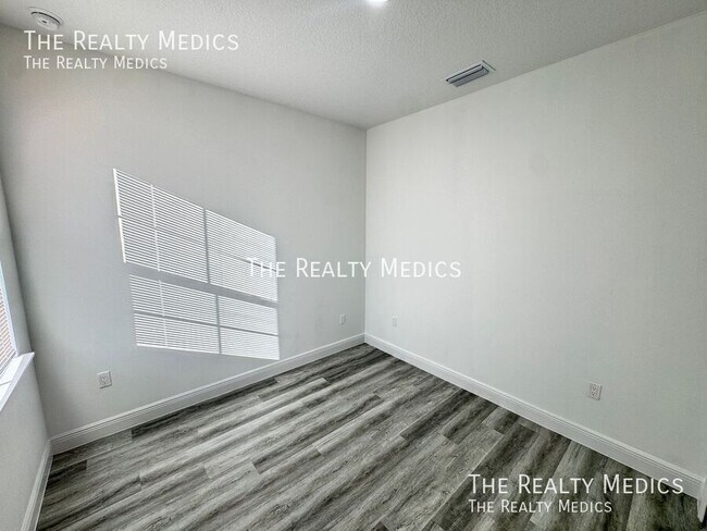Building Photo - 310 Dogfish Way
