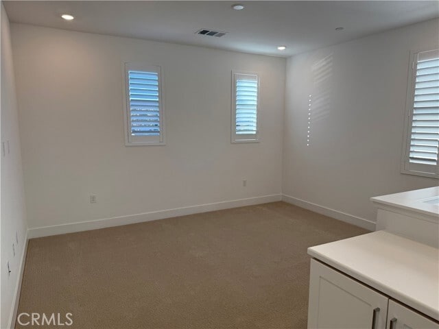 Building Photo - 1204 Hinnen Ave