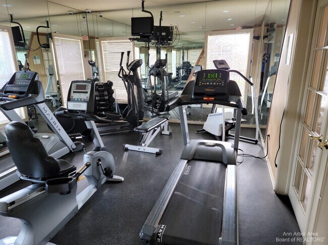 Building Photo - 2765 Barclay Way