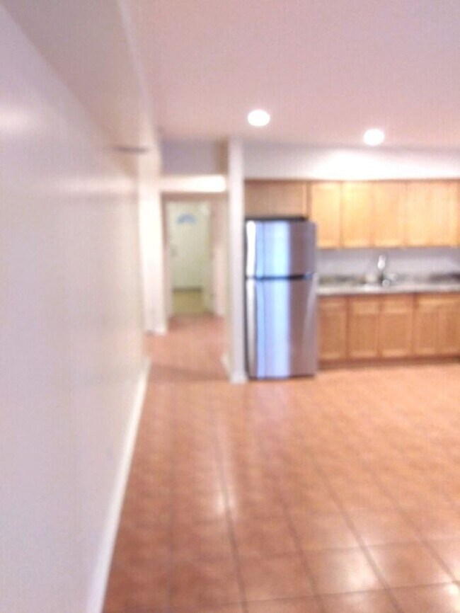 Building Photo - Luxury to Love