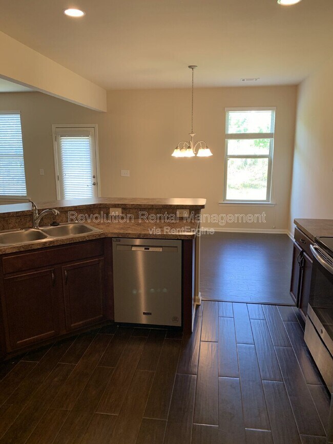 Building Photo - 1277 Image X-ing