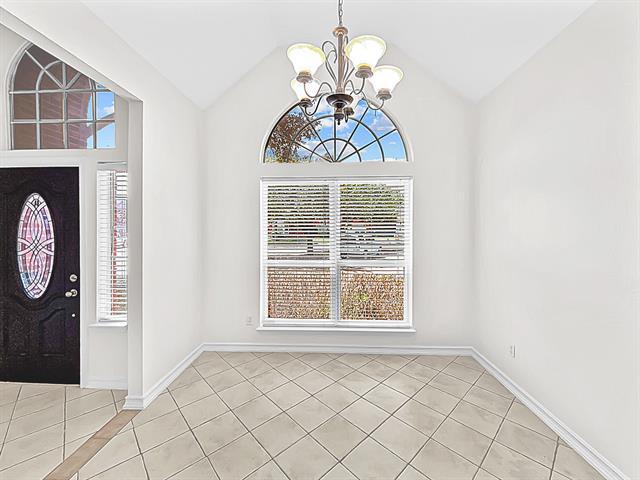 Building Photo - 605 Pheasant Knoll