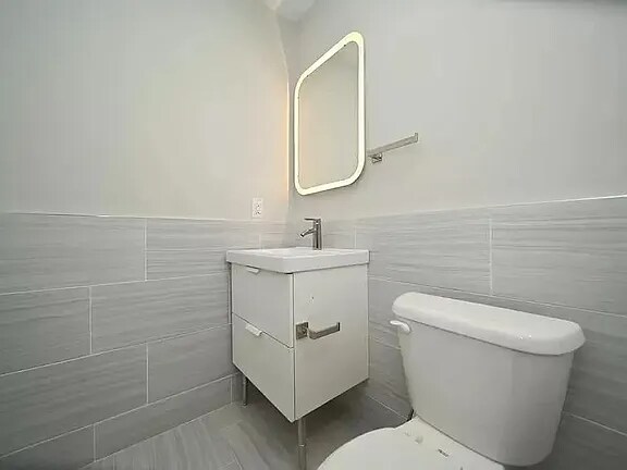 Building Photo - 1415 N 8th St