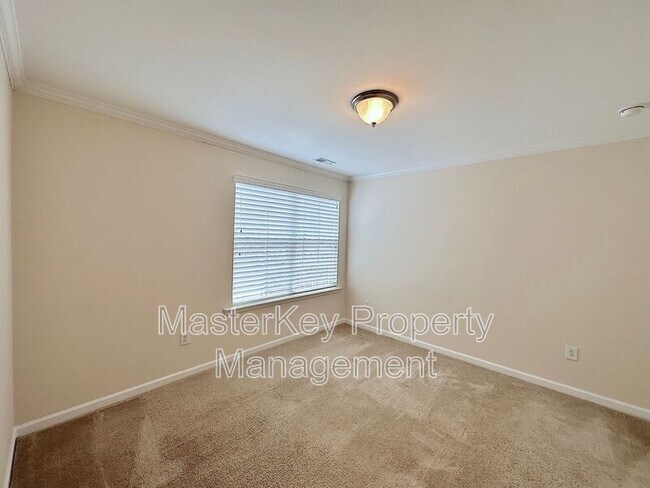 Building Photo - 761 McRae Rd
