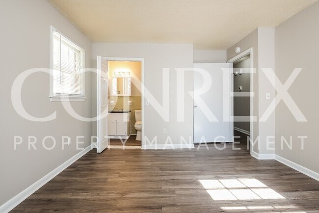 Building Photo - Spacious 5 Bedroom in Charleston!