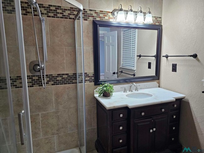 Building Photo - 2305 North Dr