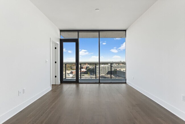 Building Photo - 2 Bed 2 Bath Apartment in West Midtown!