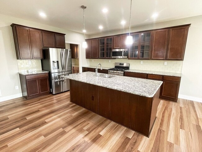 Building Photo - Gorgeous Newer Construction Home!