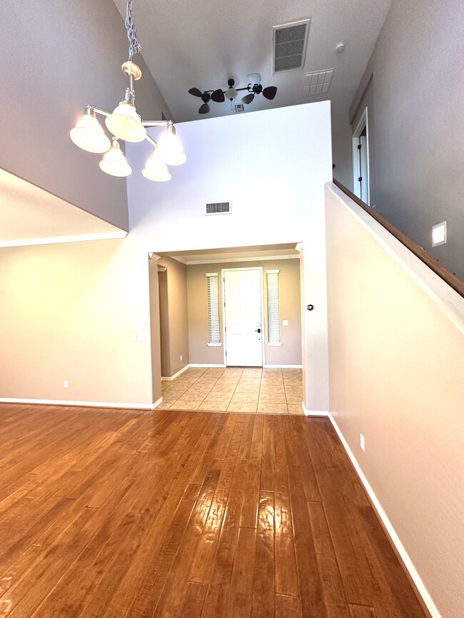 Building Photo - 4712 E Timberline Rd