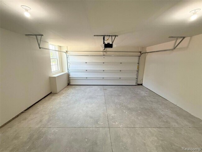 Building Photo - 359 N Sydney Ct