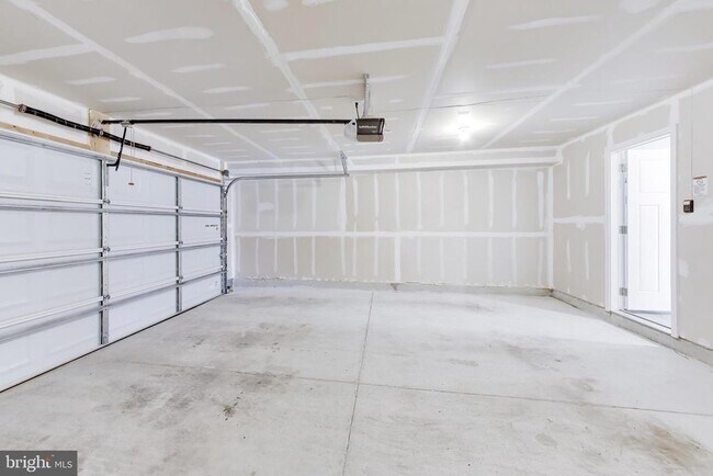 Building Photo - 11330 Meridian Hill Way