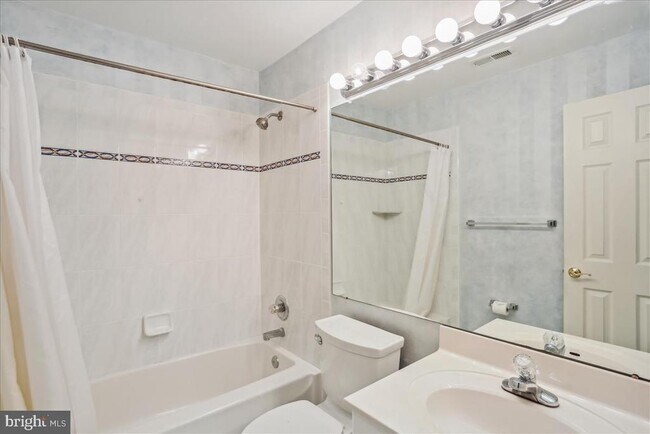 Building Photo - 8931 Falls Farm Dr