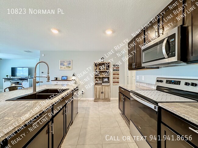Building Photo - 10823 Norman Pl