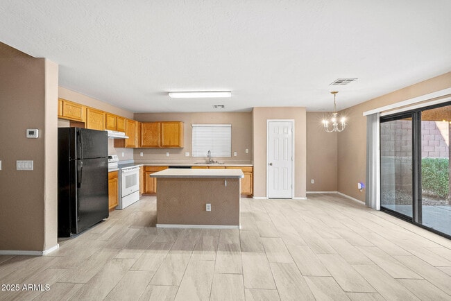 Building Photo - 863 S 239th Ln