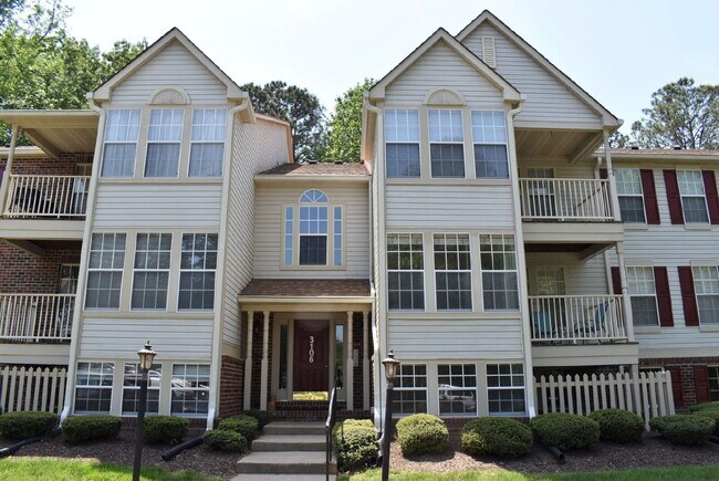 Primary Photo - 2 BR, 2 BA Pemberton Oaks Condo